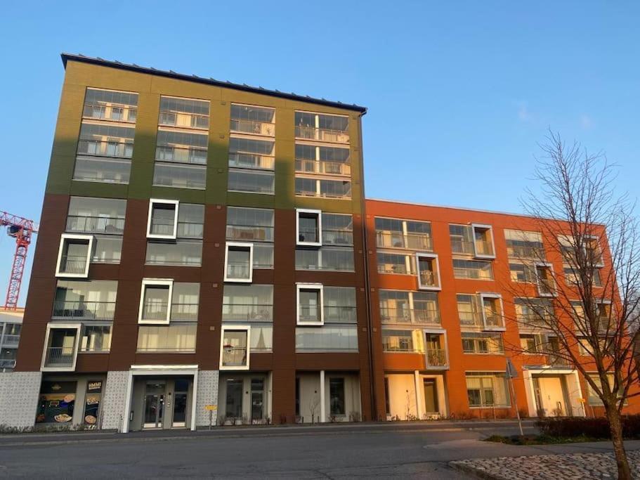 Modern Two Bedroom Apartment Near Helsinki Airport Vantaa Bagian luar foto