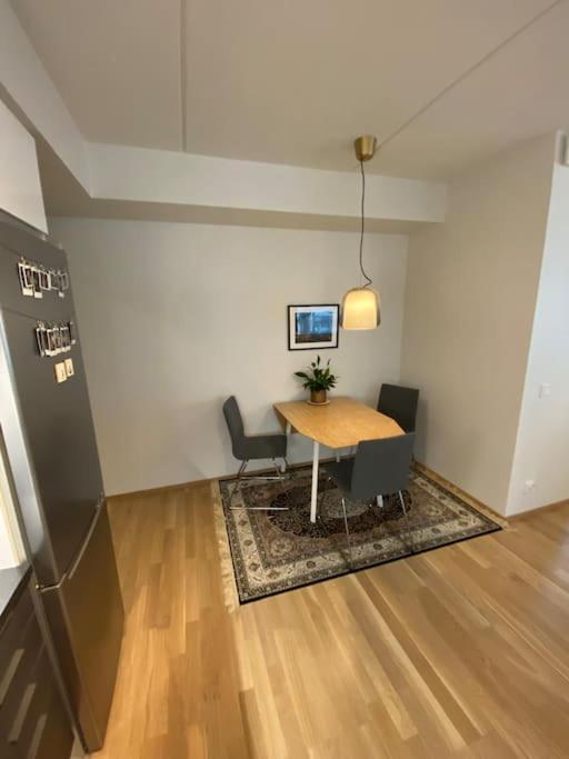 Modern Two Bedroom Apartment Near Helsinki Airport Vantaa Bagian luar foto